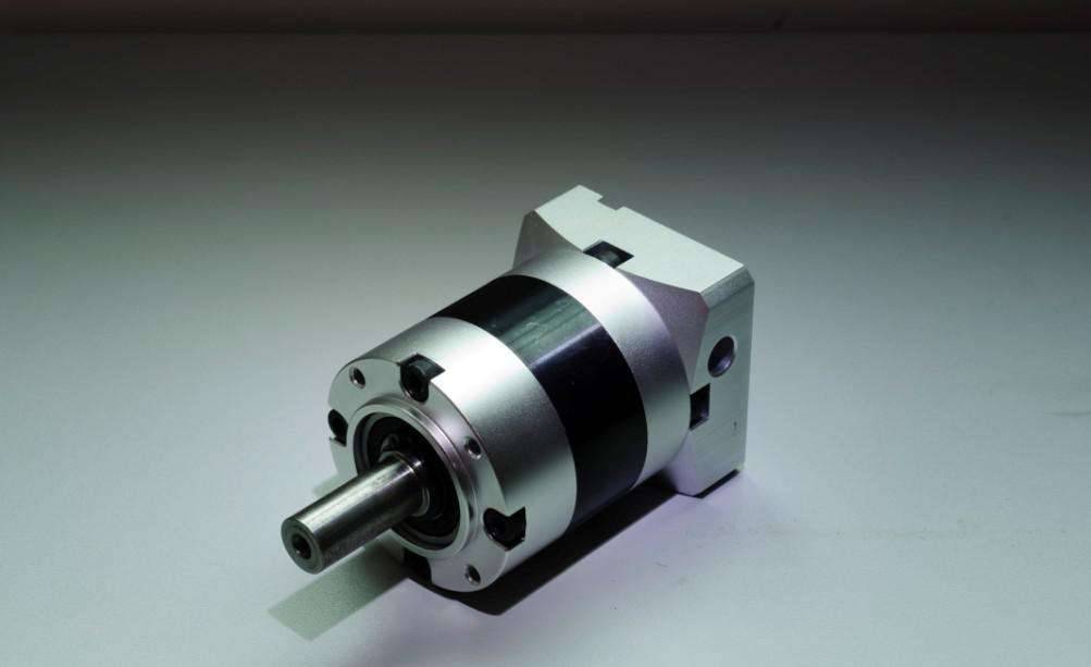 Summarize the performance parameters of the precision planetary reducer